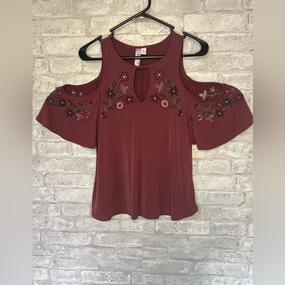 Alya Maroon Cold Shoulder Floral Embroidered Top-size medium